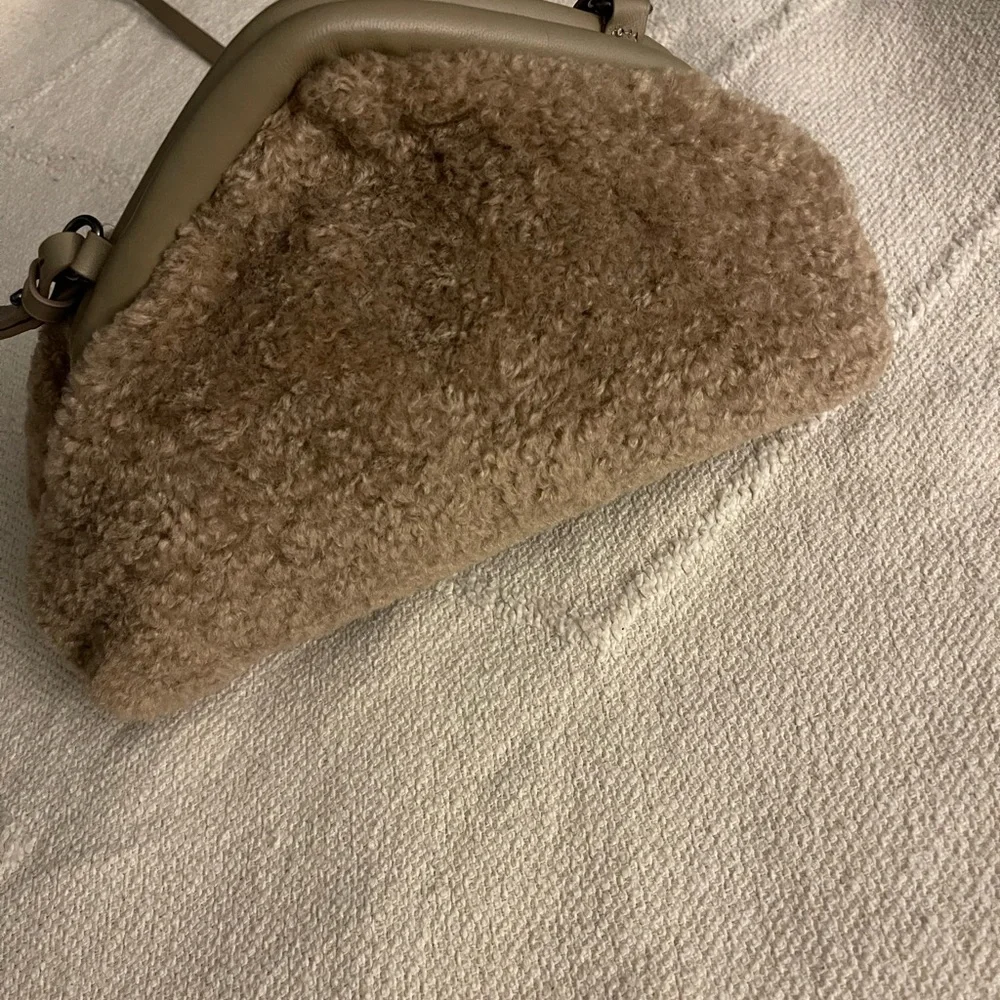Vince Camuto Issey Faux Sherpa- Genuine leather trim Crossbody Bag-Taupe - Picture 5 of 13